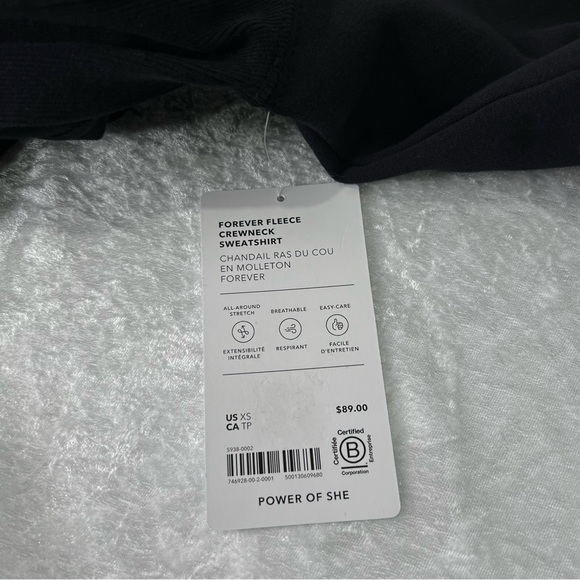 Athleta Forever Fleece Crewneck “Power of She” Sweatshirt Size X-Small Black - Picture 10 of 10